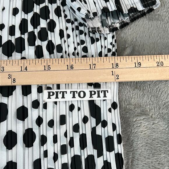 LEO AND UGO PARIS  Black and White Accordian  Pleated Short Sleeve Top Small - Picture 7 of 10